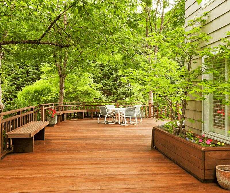 Deck builder completed deck building project in Bethesda, Maryland